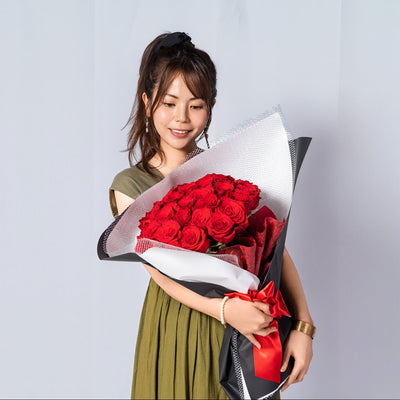 33本のバラの花束