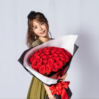 50本のバラの花束